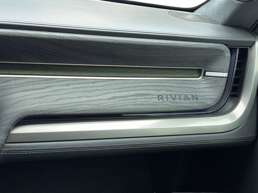 Used 2022 Rivian R1T Adventure image 23