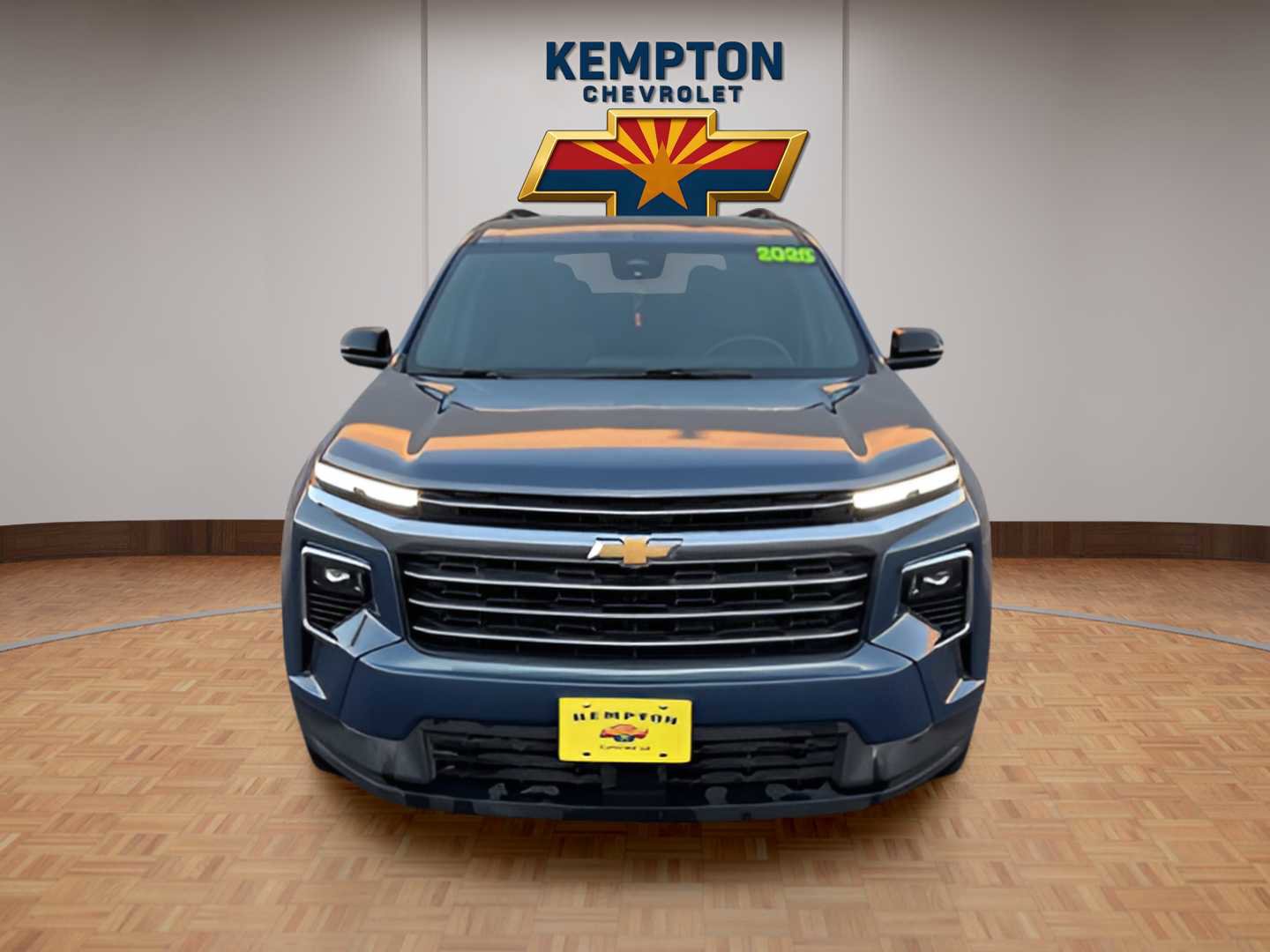 Used 2025 Chevrolet Traverse LT image 1