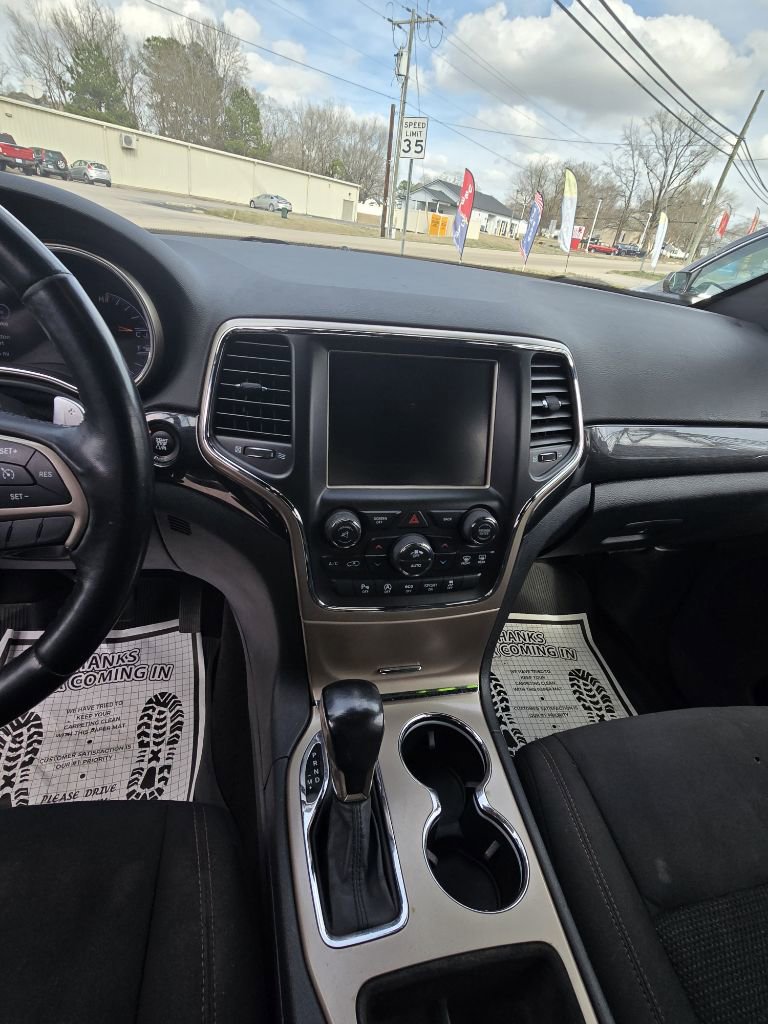 Used 2016 Jeep Grand Cherokee Laredo 75th Anniversary image 15