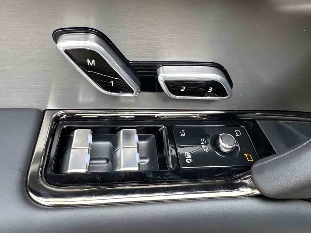 New 2026 Land Rover Range Rover Sport SE AWD/4WD image 30