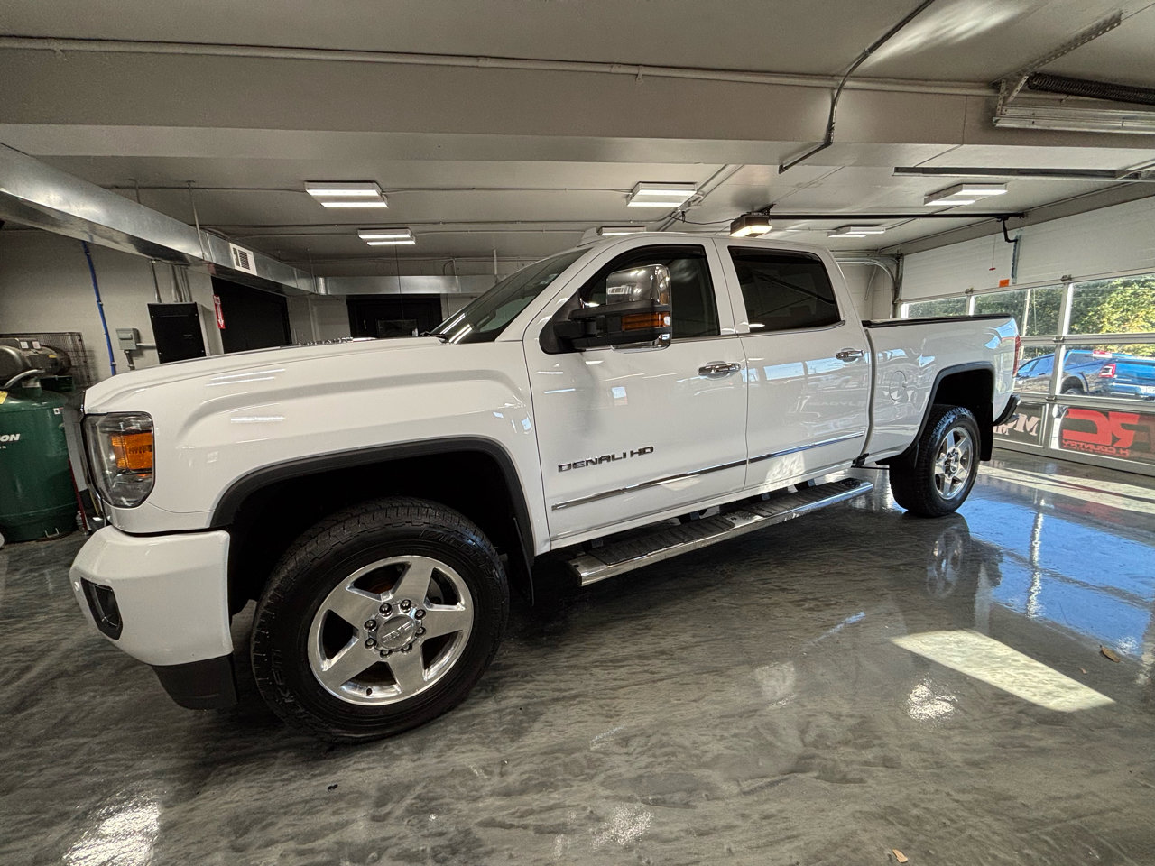 Used 2015 GMC Sierra 3500 Denali w/ Duramax Plus Package image 7