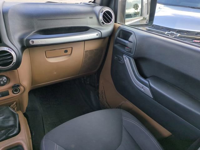 Used 2017 Jeep Wrangler Unlimited Sahara w/ Connectivity Group image 17