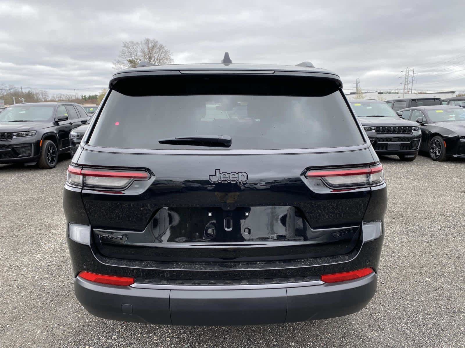 New 2026 Jeep Grand Cherokee L 4WD image 4