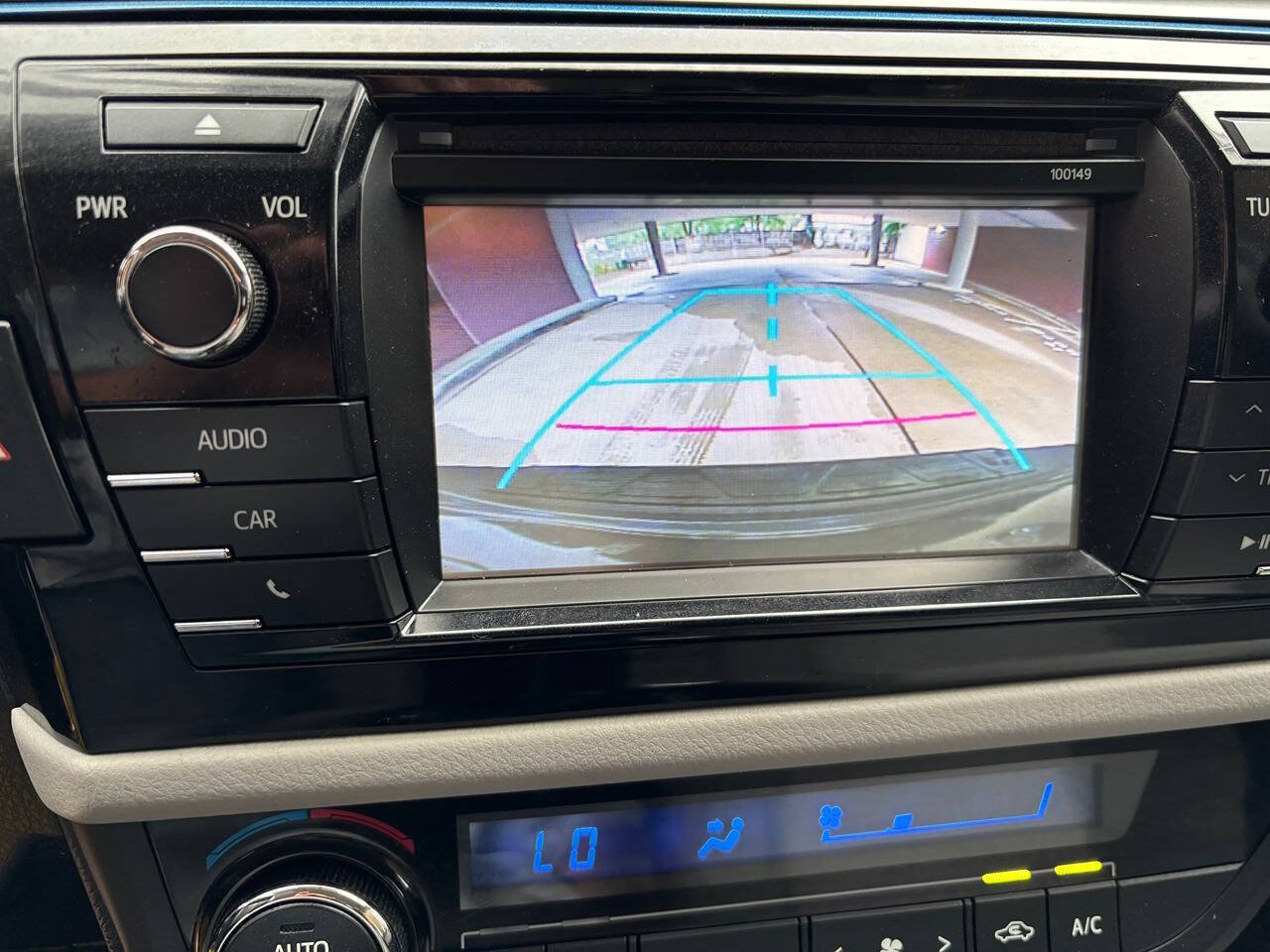 Used 2015 Toyota Corolla LE FWD image 27