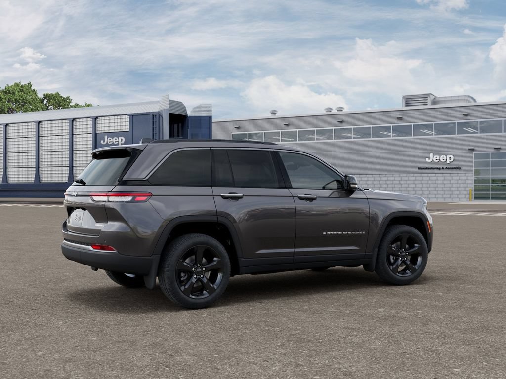 New 2026 Jeep Grand Cherokee Limited w/ Limited Altitude Package AWD/4WD image 4