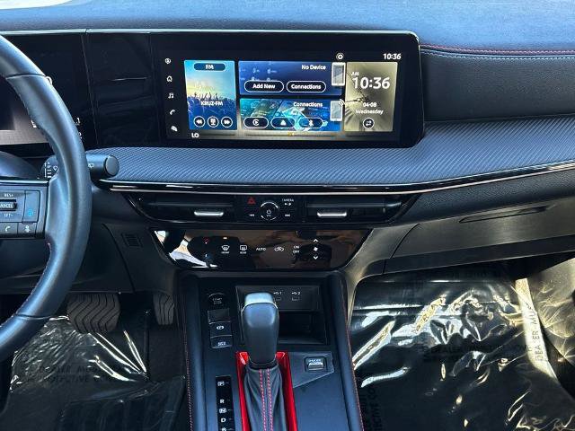 Certified 2025 Nissan Kicks SR FWD image 16