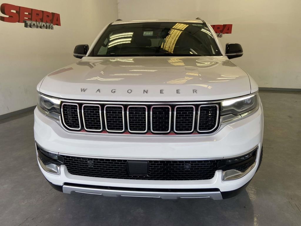 Used 2025 Jeep Wagoneer L Series II AWD/4WD image 8