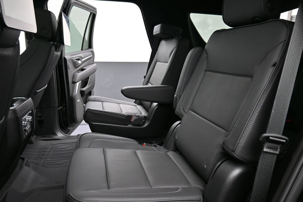 Used 2024 GMC Yukon Denali w/ Denali Reserve Package AWD/4WD image 16