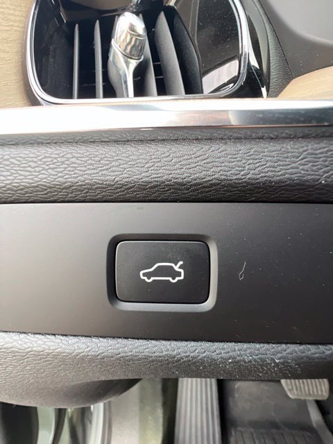 Used 2026 Volvo XC60 B5 Plus AWD/4WD image 13