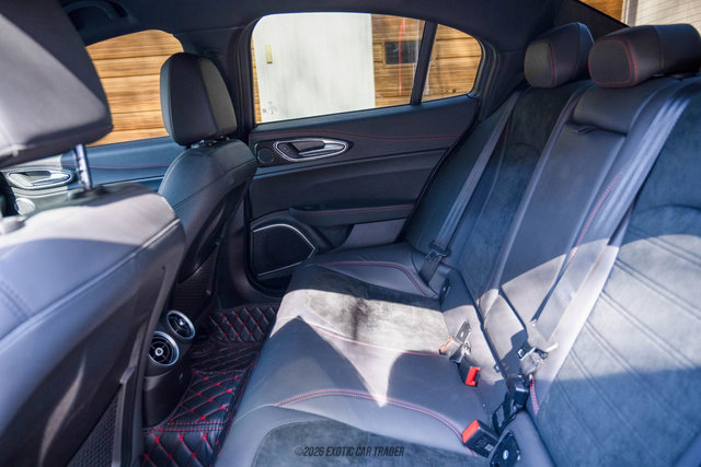 Used 2020 Alfa Romeo Giulia Quadrifoglio w/ Nero Edizione image 27