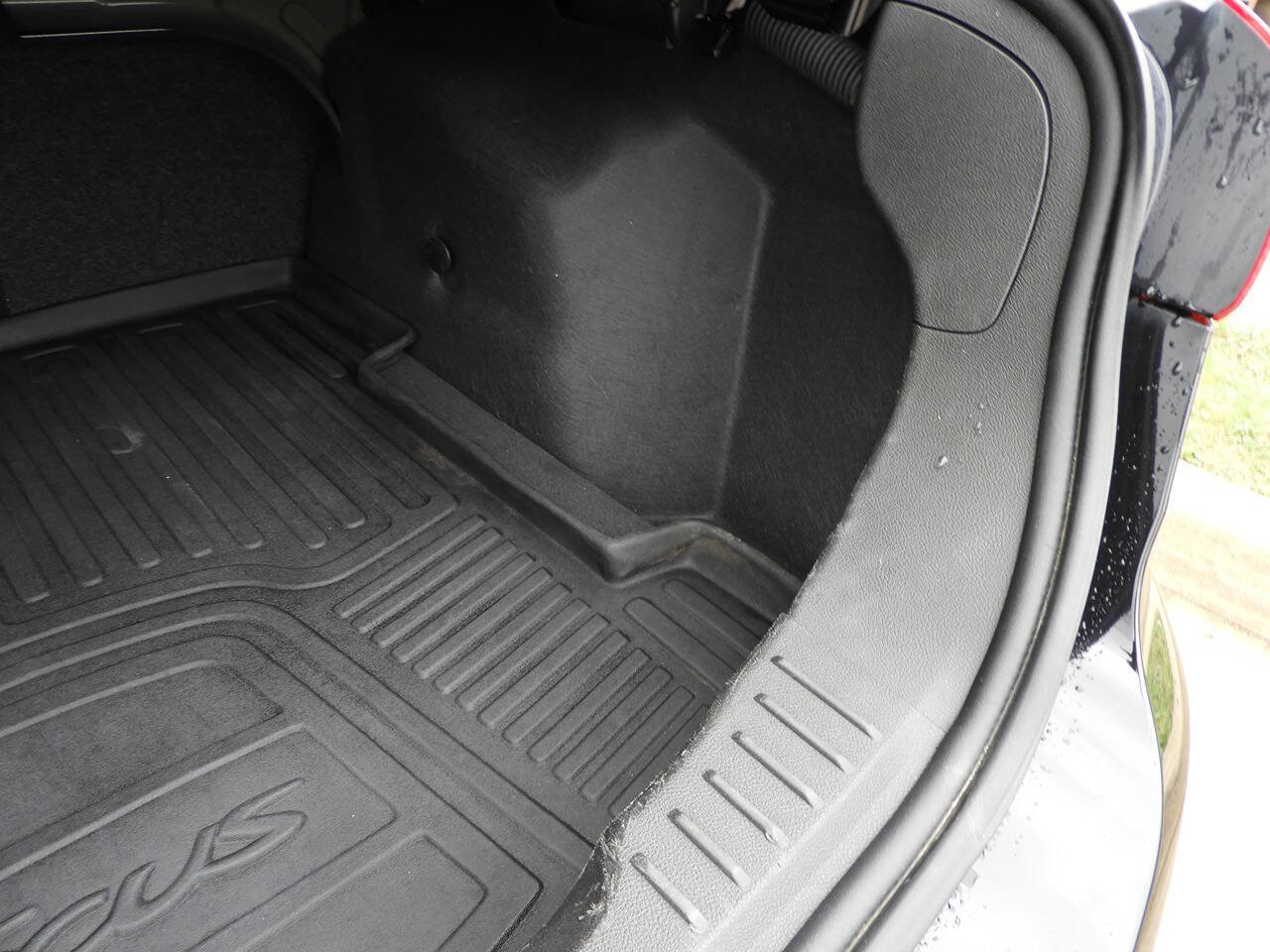 Used 2018 Ford Focus SE image 25