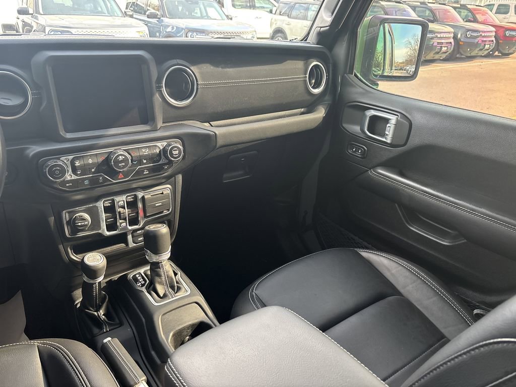 Used 2022 Jeep Wrangler Unlimited Sahara w/ Cold Weather Group image 23