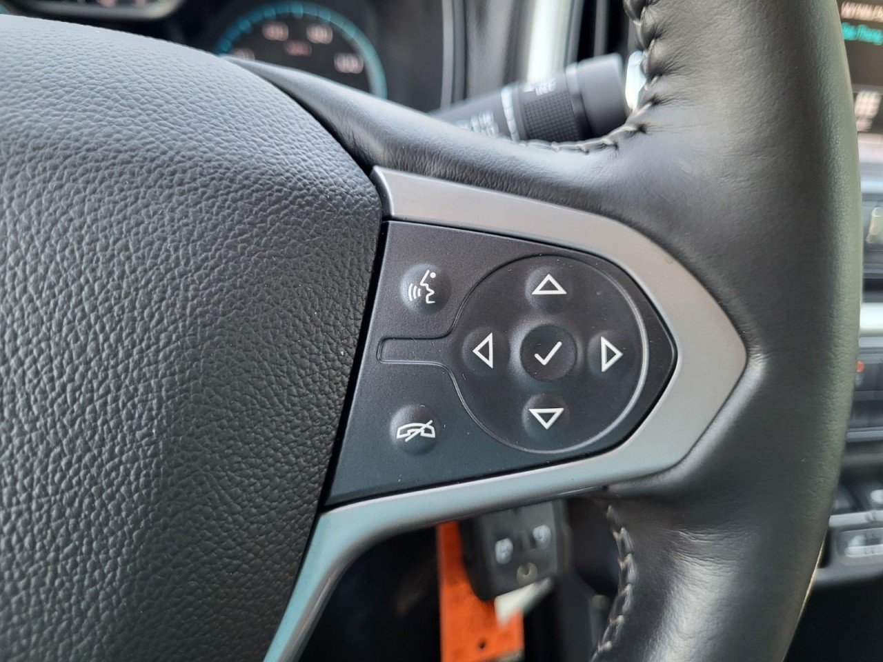 Used 2018 Chevrolet Colorado LT w/ Luxury Package, Chrome RWD image 18