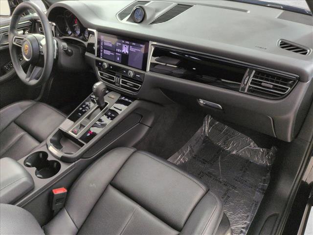 Certified 2025 Porsche Macan Turbo image 22