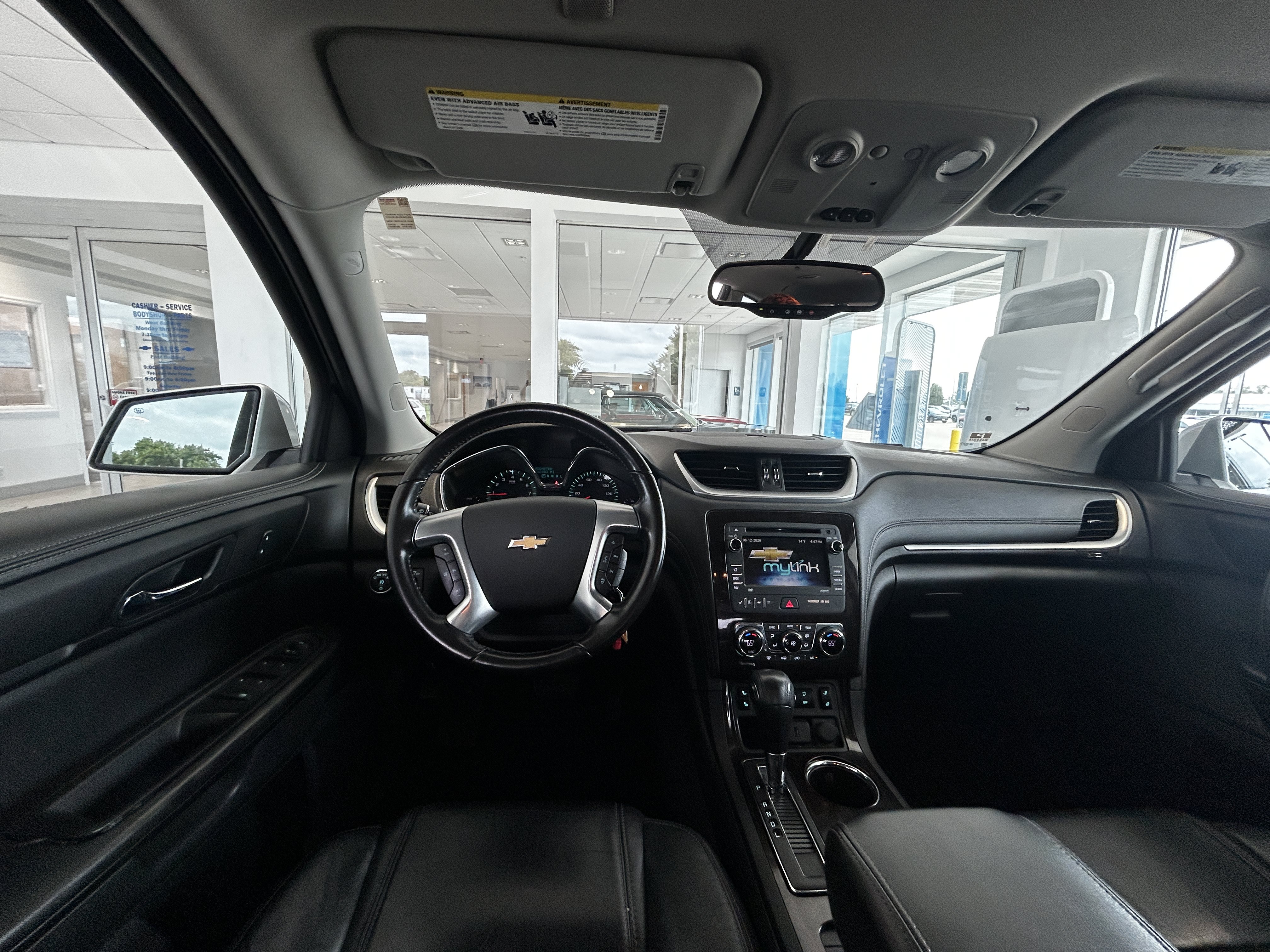 Used 2015 Chevrolet Traverse LT FWD image 3