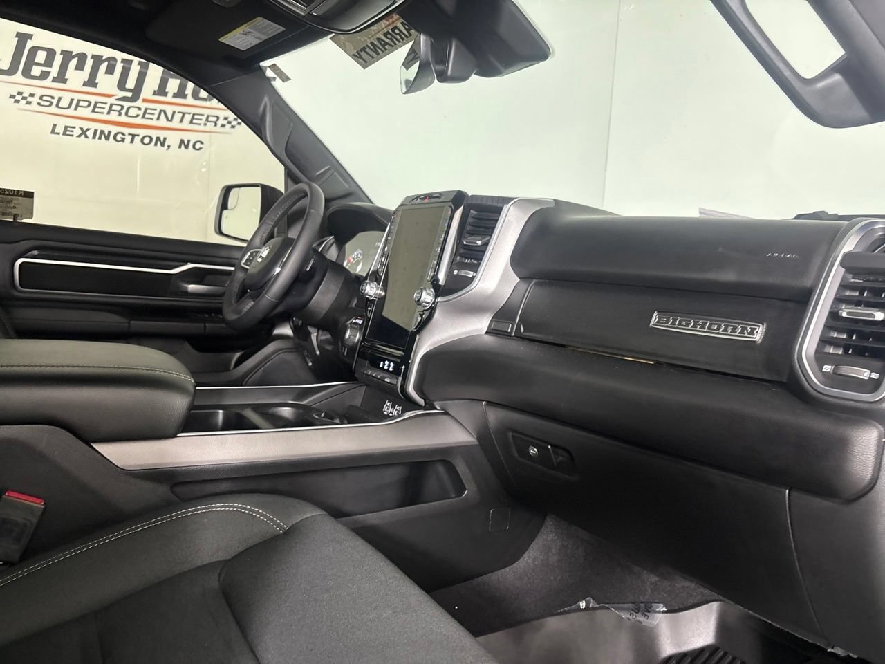 Used 2025 RAM 1500 Big Horn AWD/4WD image 32