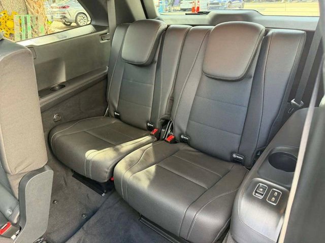 Used 2024 Mercedes-Benz GLS 450 4MATIC image 29