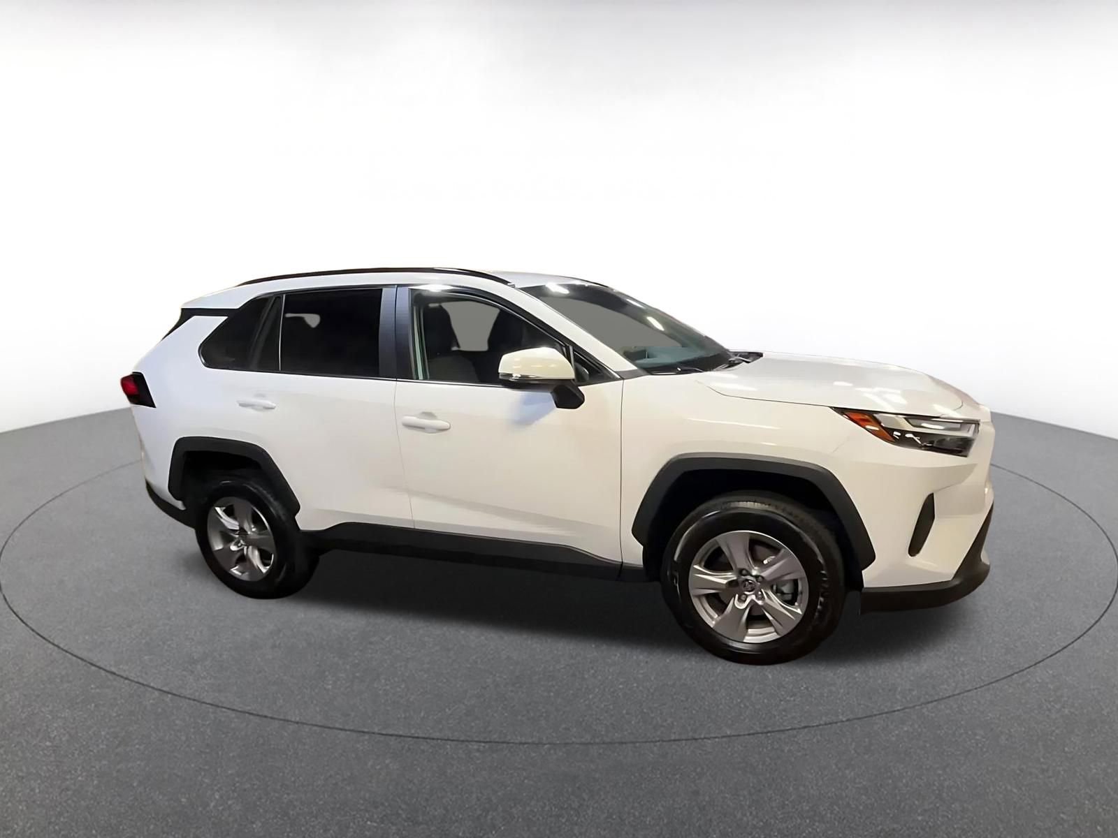 Used 2025 Toyota RAV4 XLE image 2
