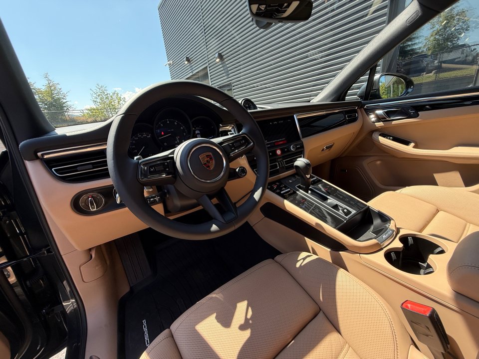 New 2026 Porsche Macan Turbo AWD/4WD image 12