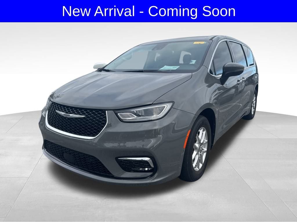 Used 2023 Chrysler Pacifica Touring-L