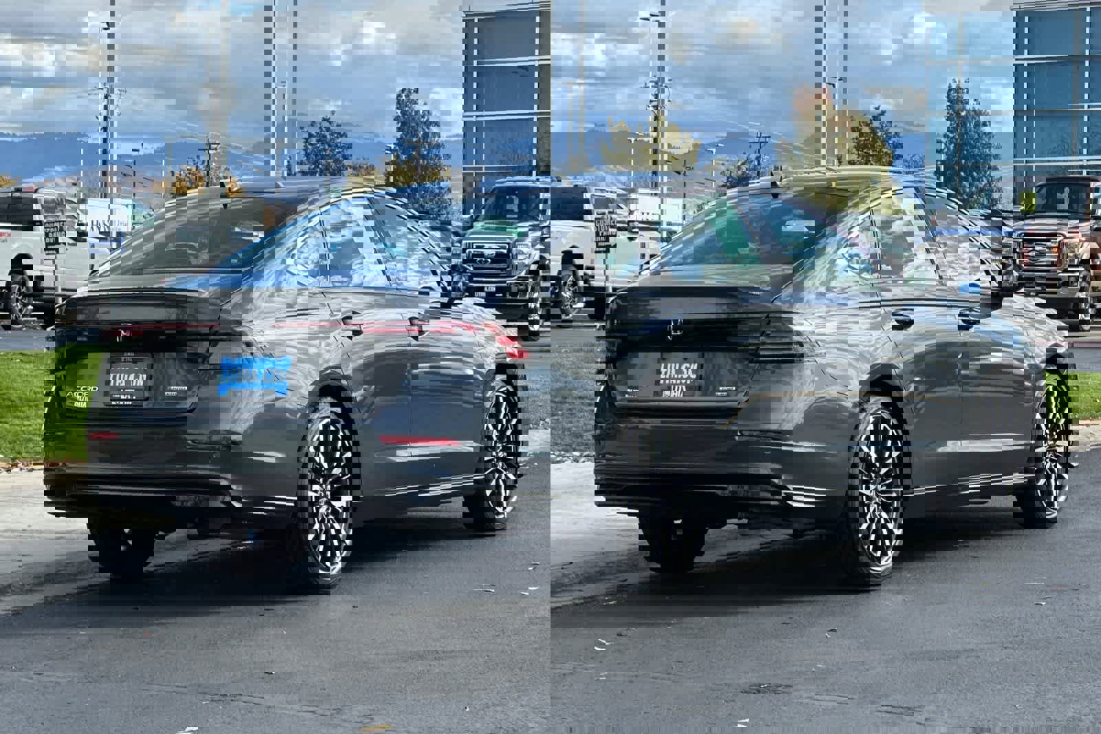 Used 2023 Honda Accord Touring video 2