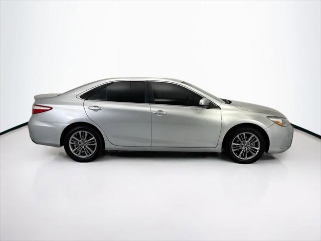 Used 2016 Toyota Camry SE FWD image 4
