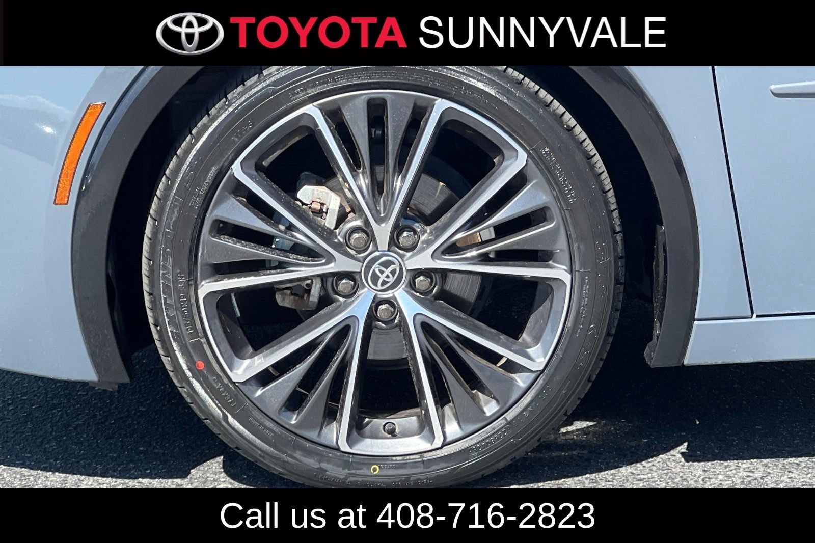 Used 2023 Toyota Prius XLE image 12