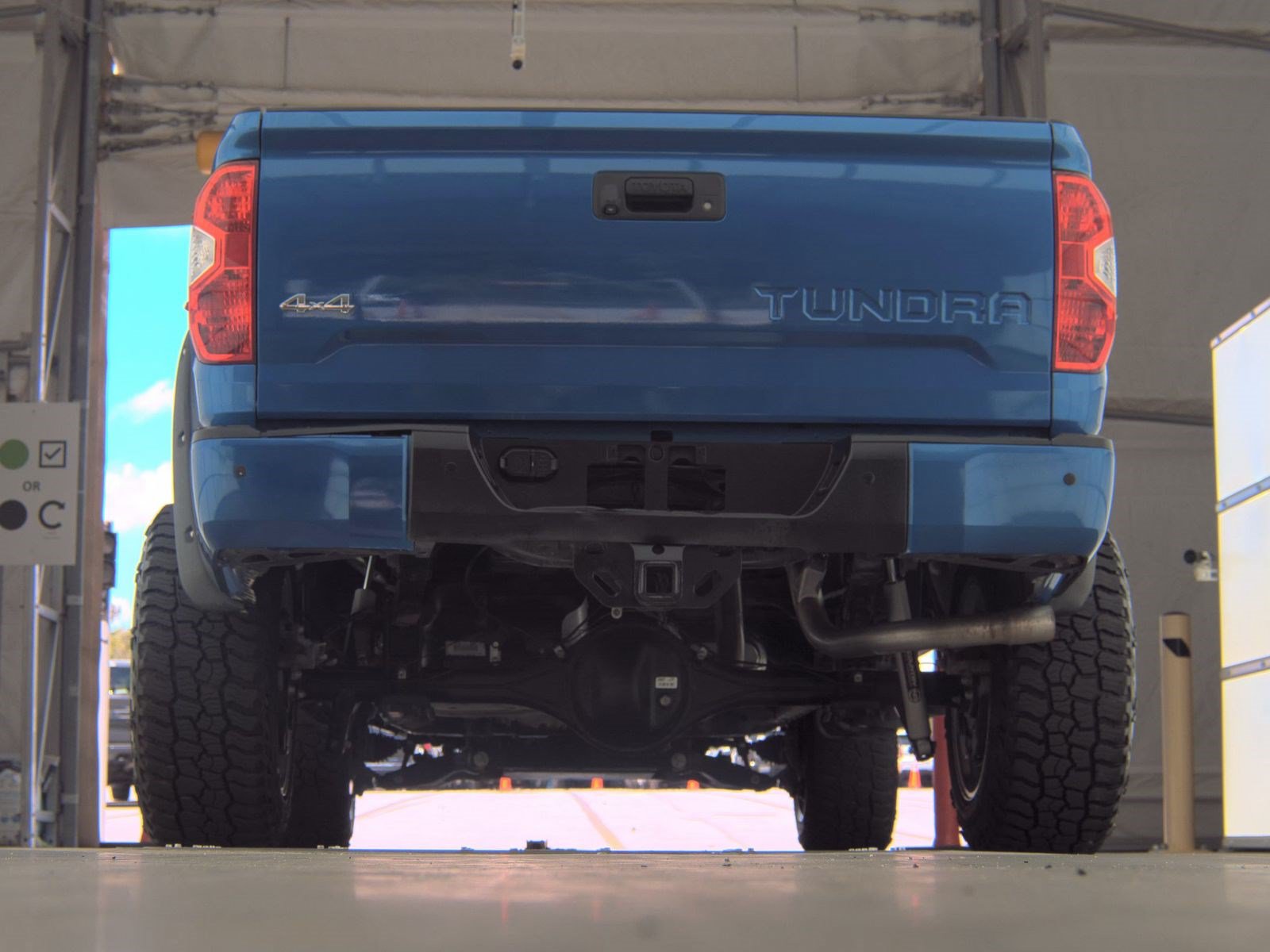Used 2018 Toyota Tundra Limited w/ Limited Premium Package AWD/4WD image 7