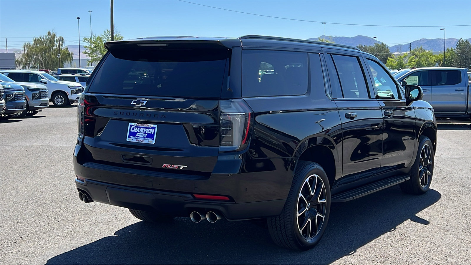 Certified 2025 Chevrolet Suburban RST w/ Comfort Package AWD/4WD image 5