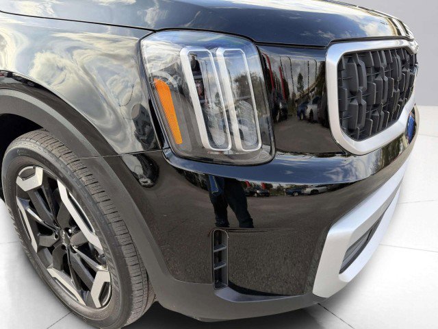 Used 2023 Kia Telluride EX image 10