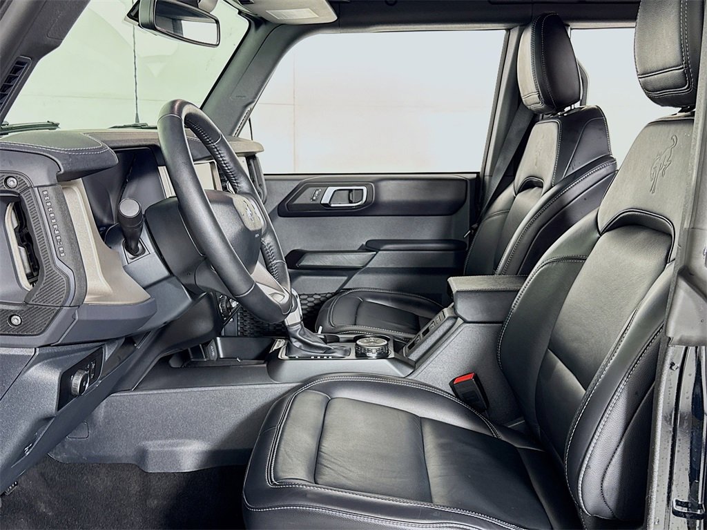 Used 2025 Ford Bronco Outer Banks image 11