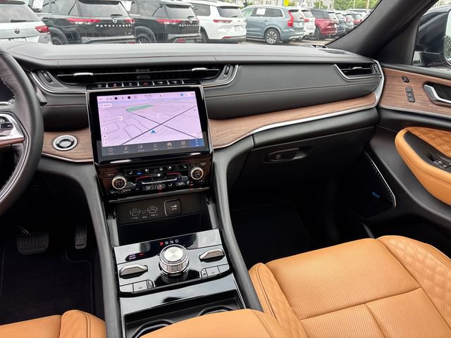 Used 2025 Jeep Grand Cherokee L Summit AWD/4WD image 13