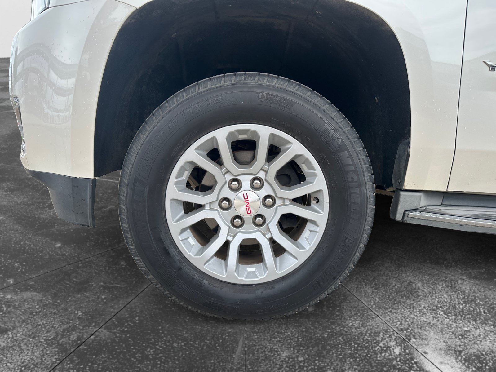 Used 2015 GMC Yukon SLT w/ Open Road Package RWD image 9