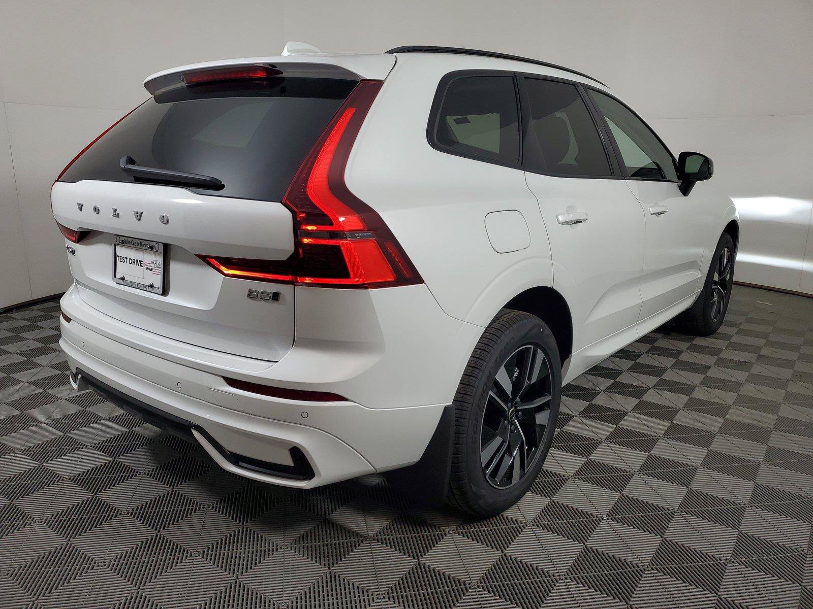 New 2026 Volvo XC60 B5 Core w/ Climate Package AWD/4WD image 6