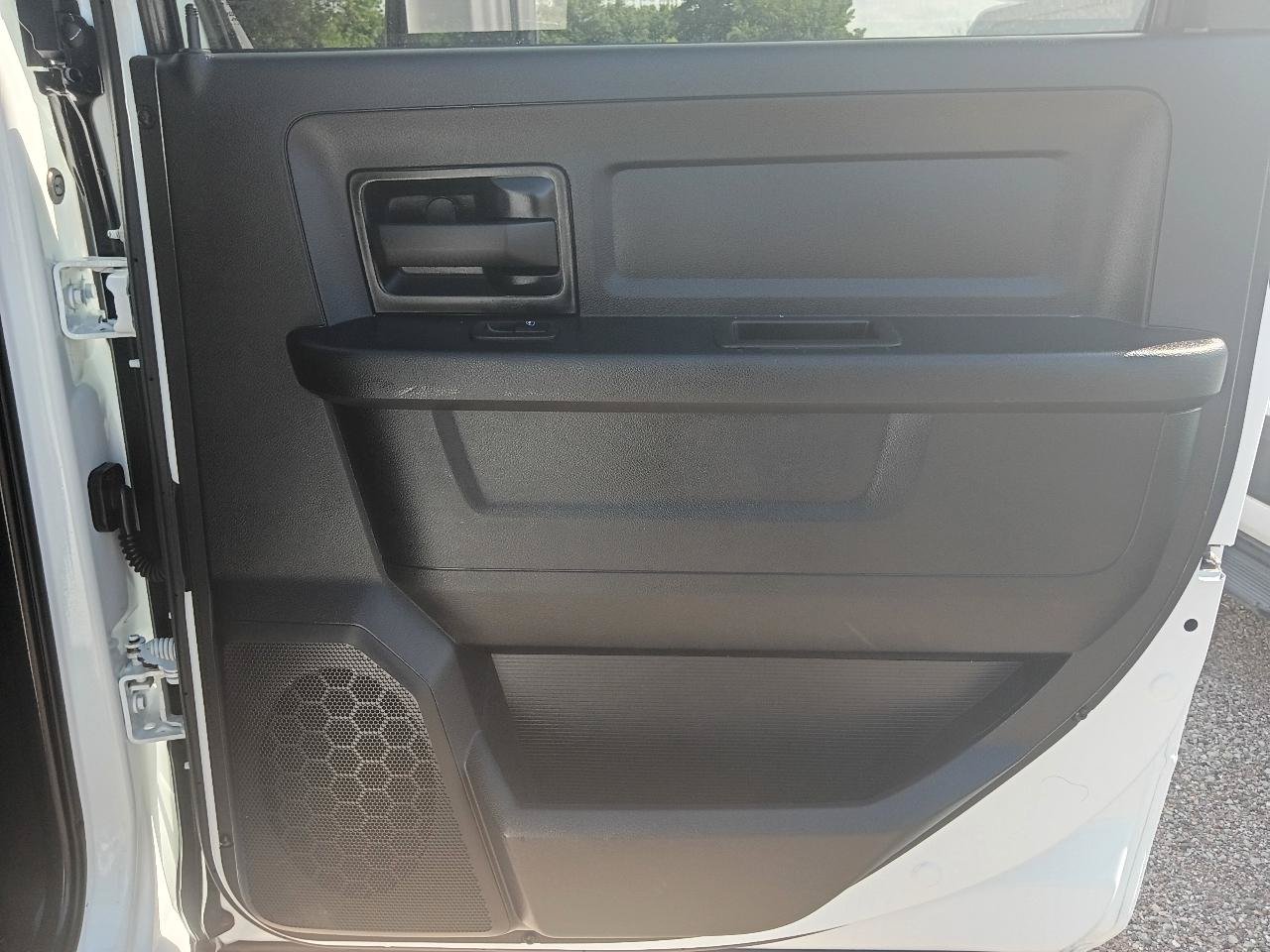 Used 2024 RAM 3500 Tradesman w/ Chrome Appearance Group AWD/4WD image 19