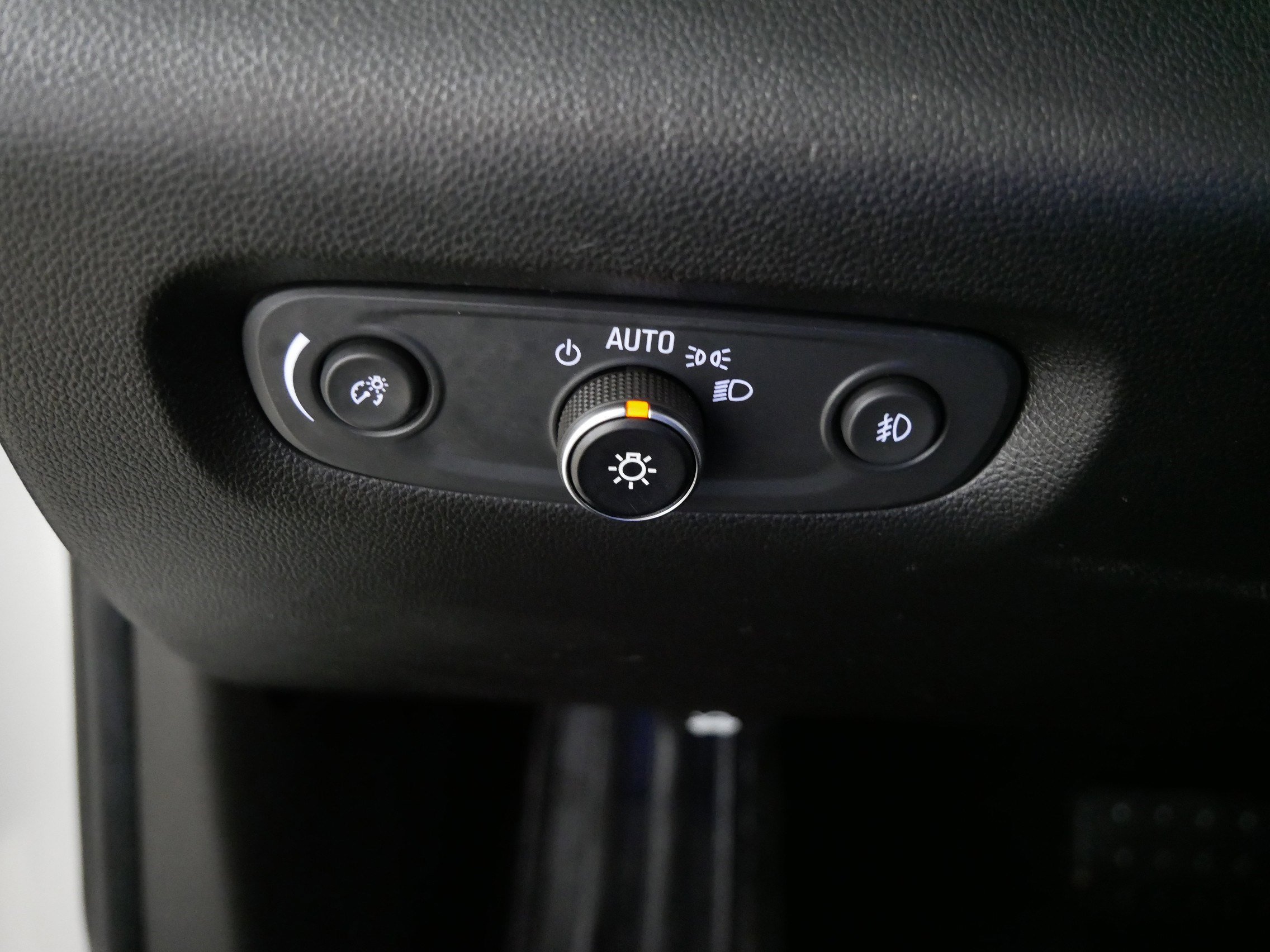 Used 2019 Chevrolet Traverse Premier AWD/4WD image 26