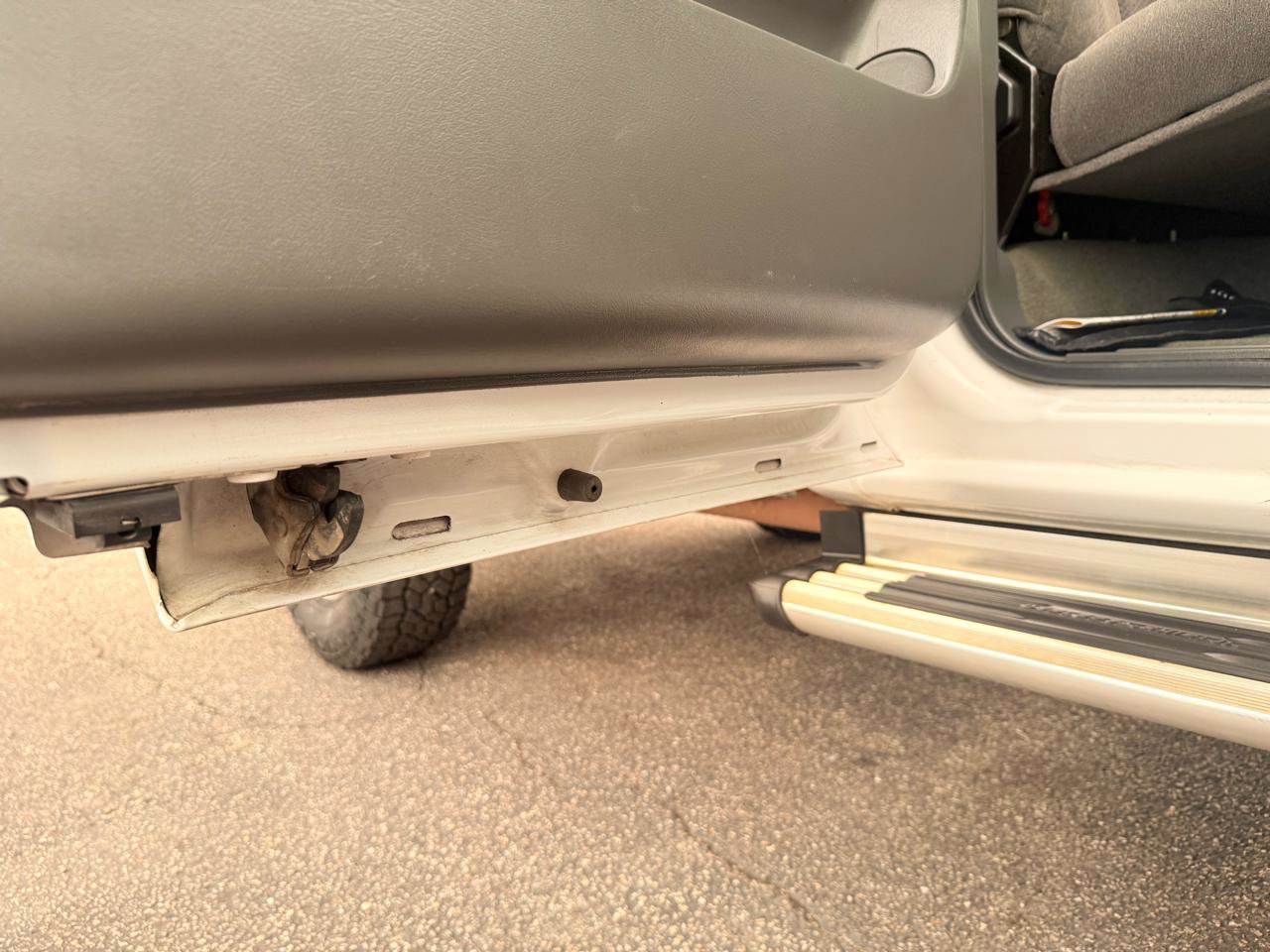 Used 2004 Chevrolet Silverado 2500 LS w/ Skid Plate Package AWD/4WD image 35