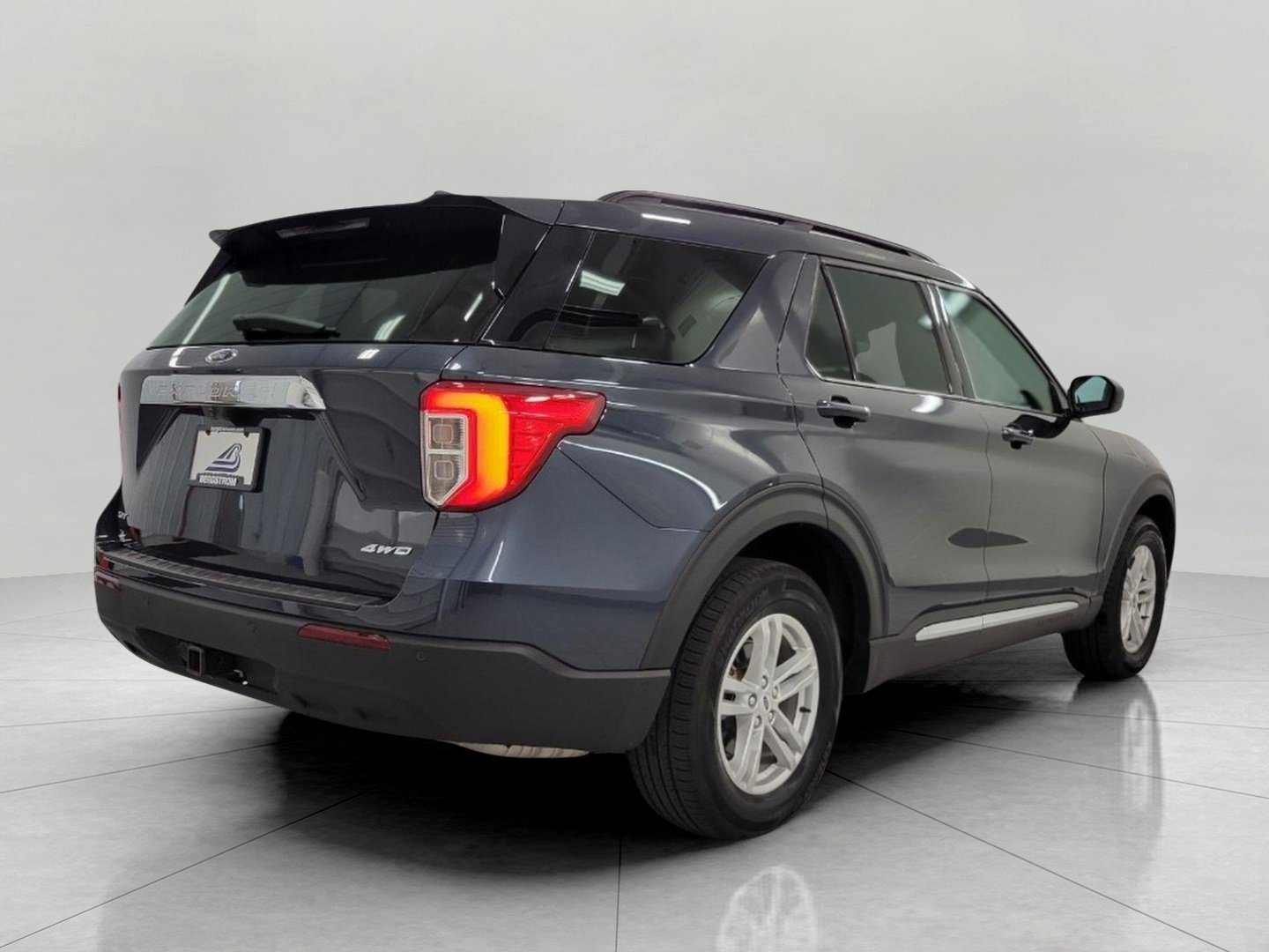 Used 2024 Ford Explorer XLT w/ Class IV Trailer Tow Package AWD/4WD image 77