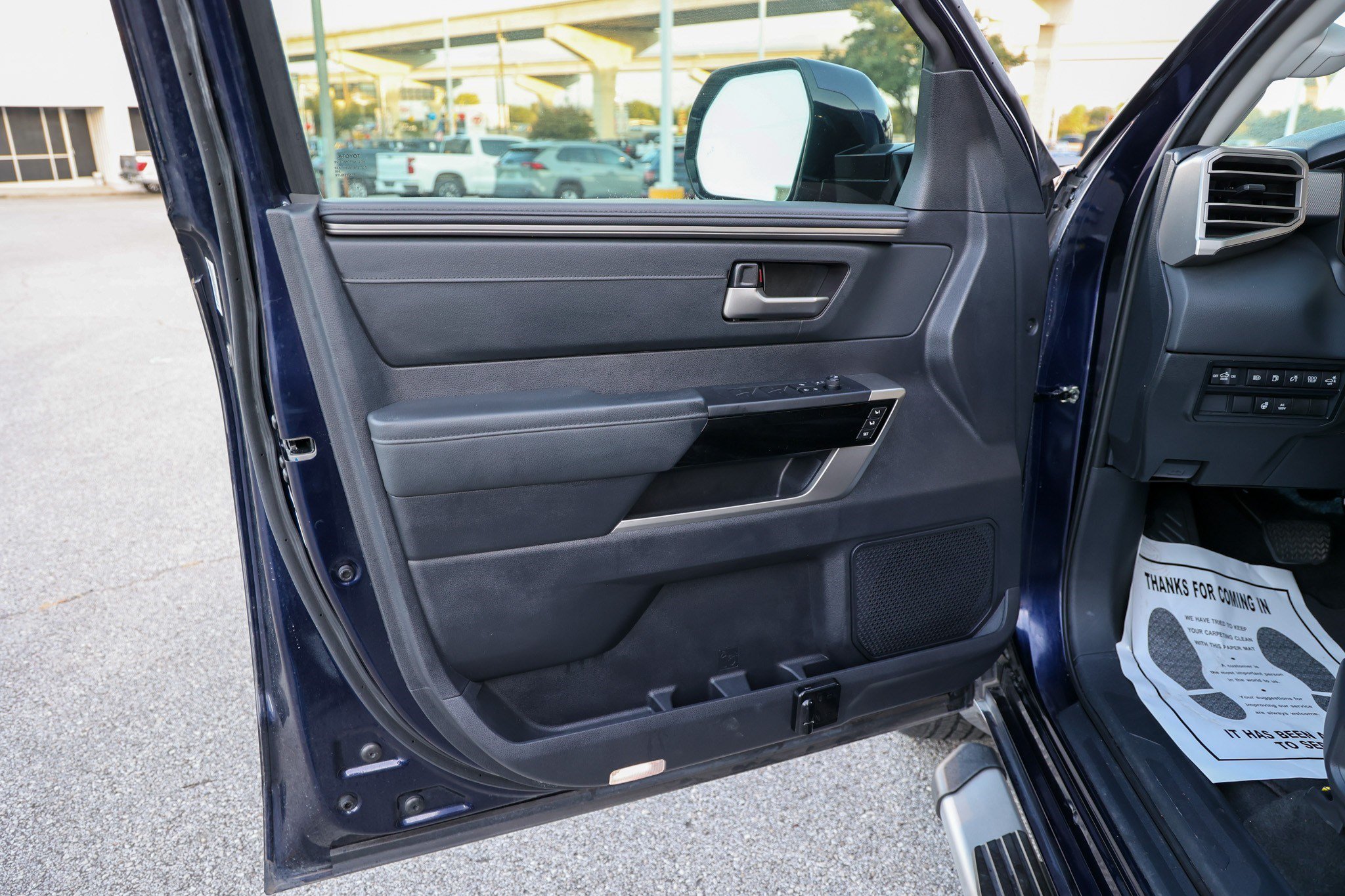Used 2023 Toyota Tundra Limited AWD/4WD image 36