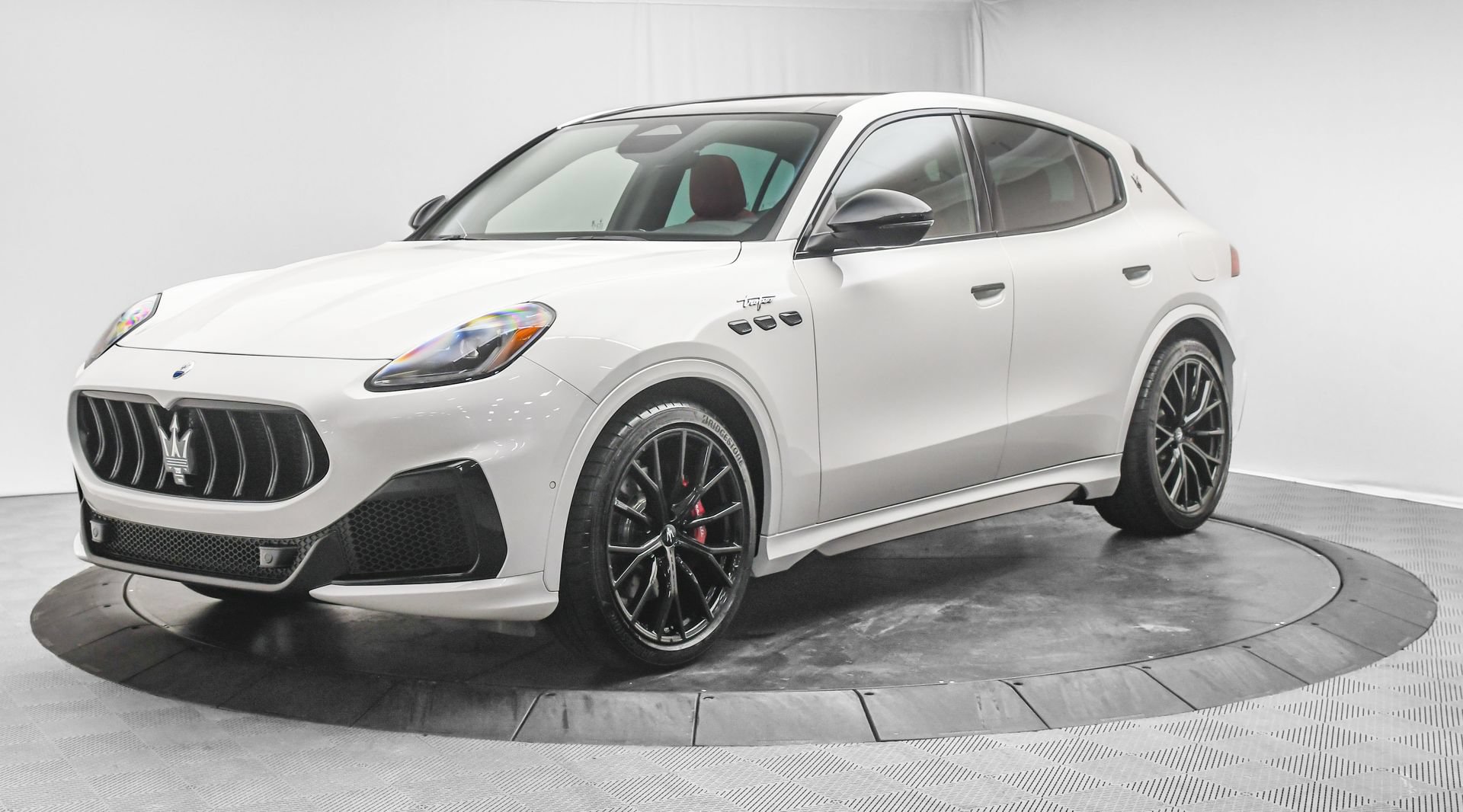 Used 2025 Maserati Grecale Modena AWD/4WD image 3