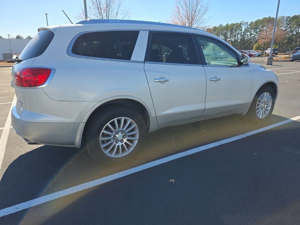 Used 2011 Buick Enclave CXL image 8