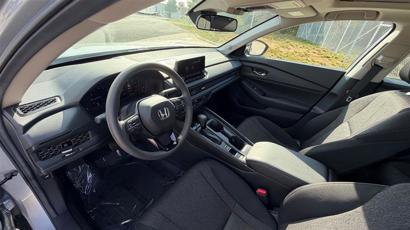 Used 2025 Honda Accord SE image 12