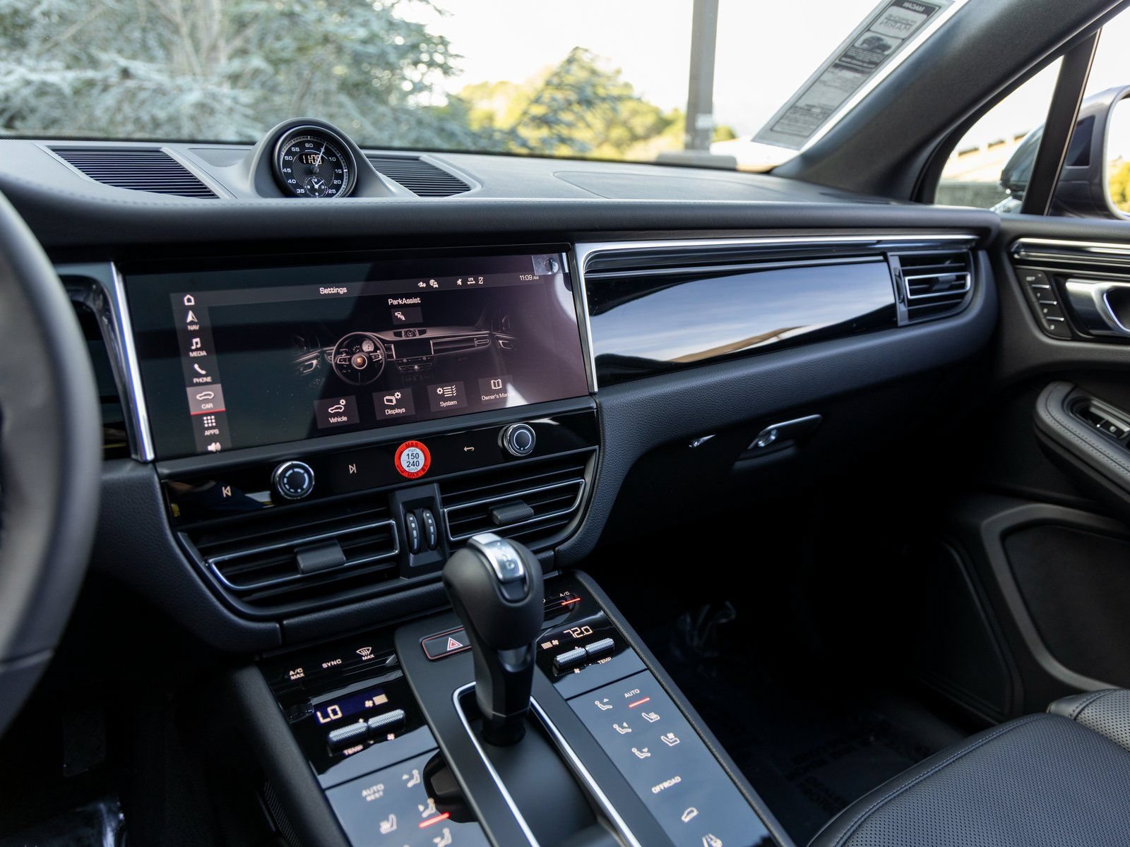 New 2026 Porsche Macan Turbo AWD/4WD image 36