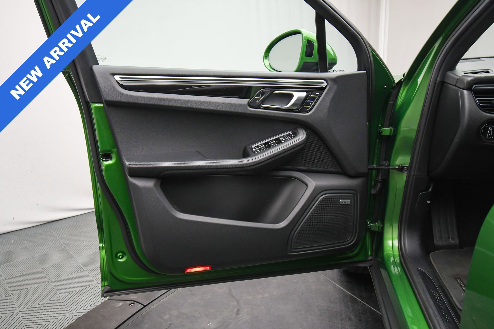 Used 2019 Porsche Macan Base image 43