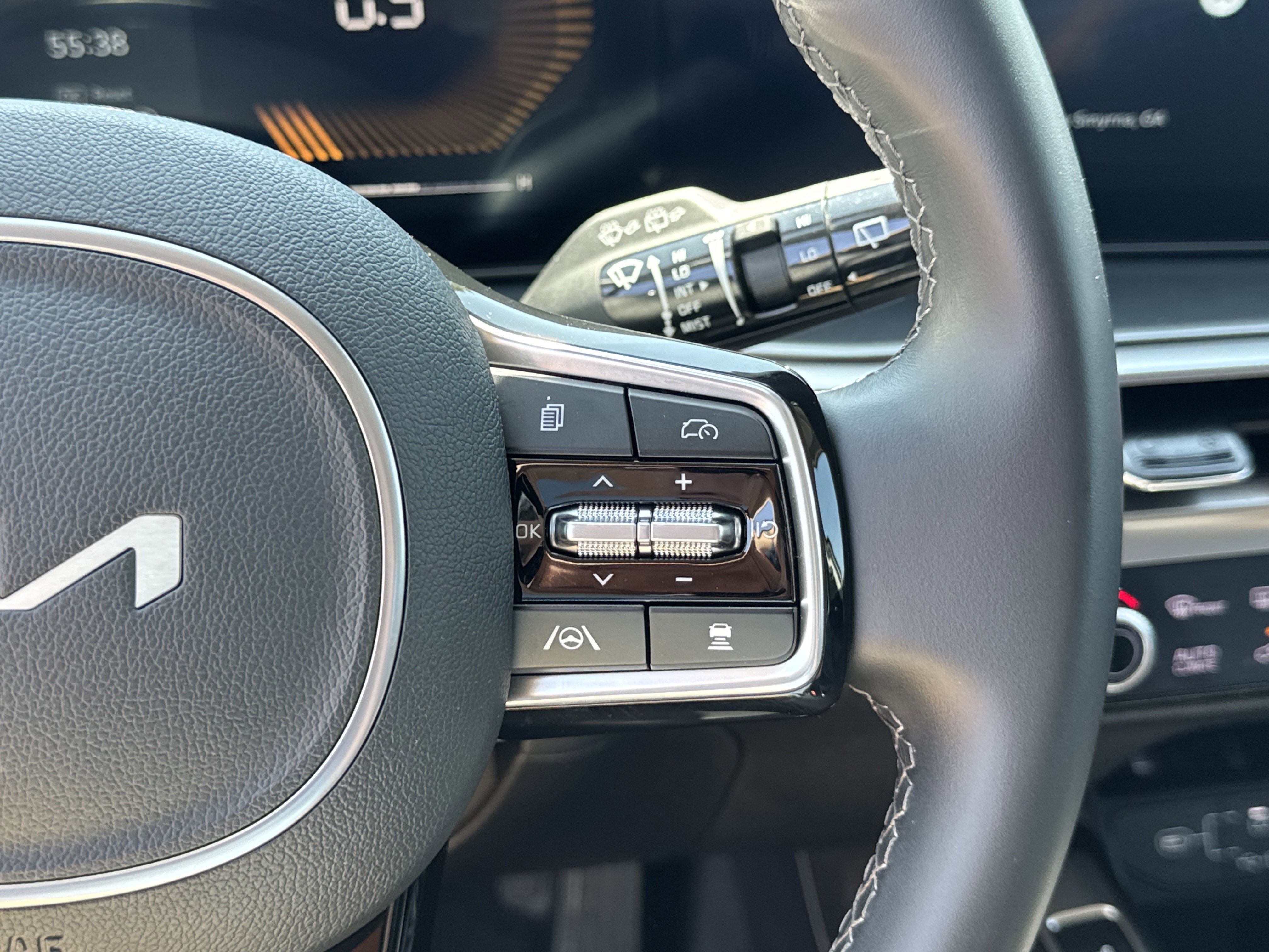 Used 2025 Kia Sorento EX w/ Panoramic Sunroof Package image 26