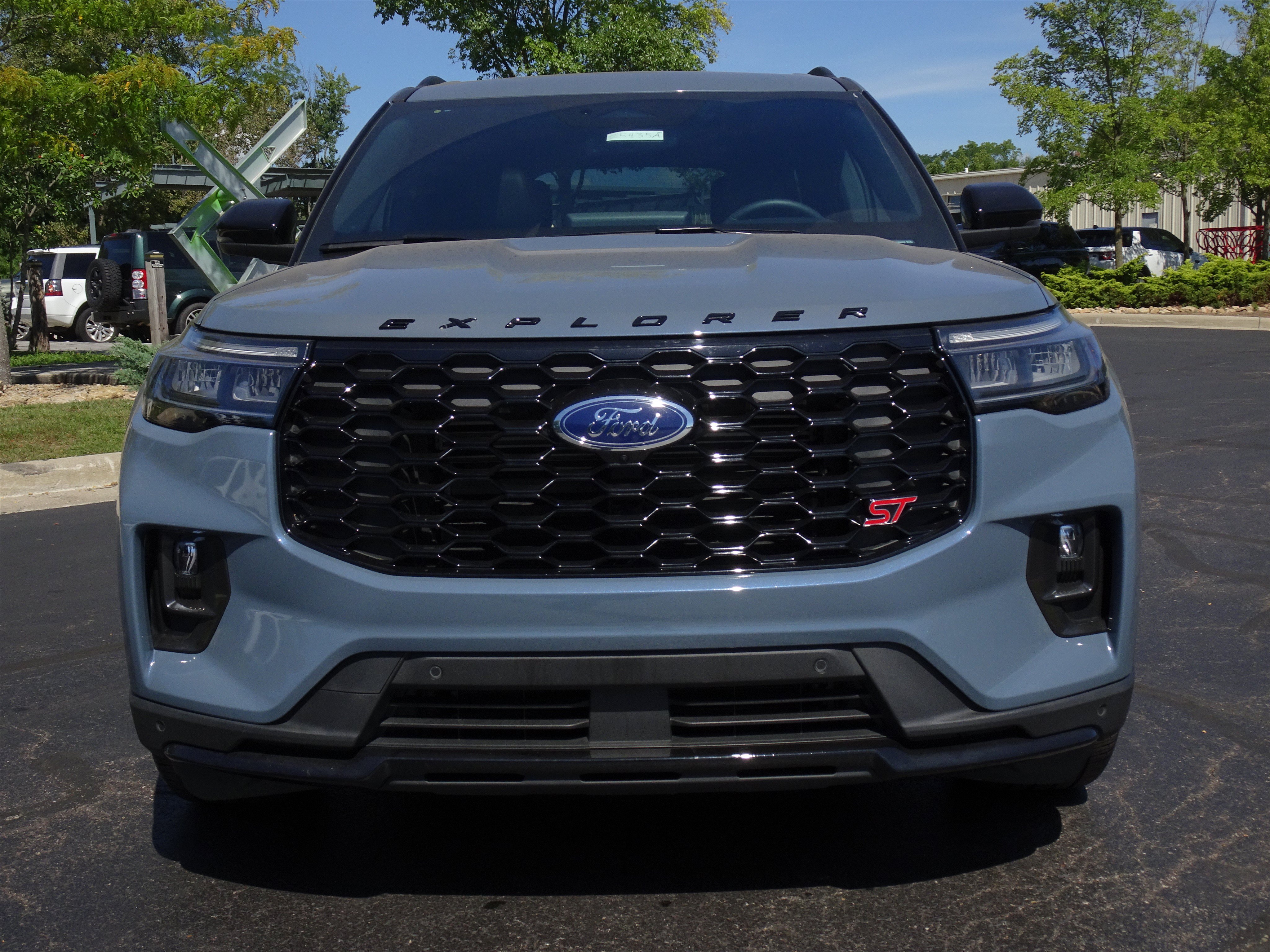 Used 2025 Ford Explorer ST AWD/4WD image 12