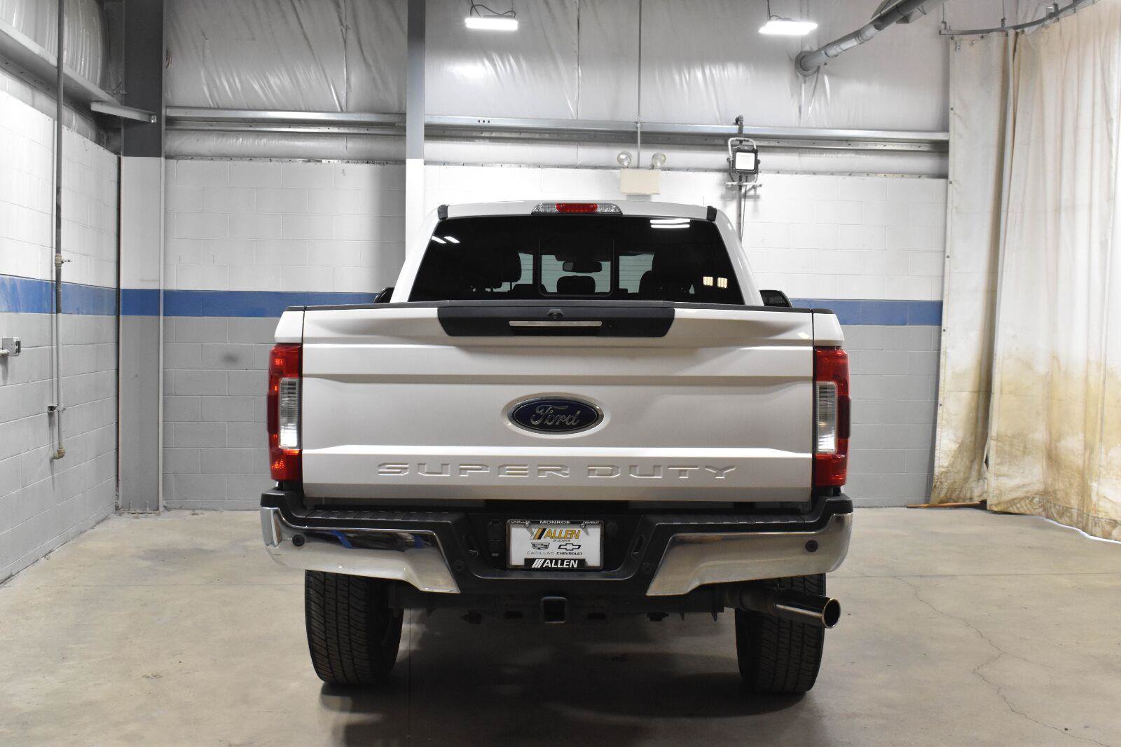 Used 2017 Ford F250 Lariat w/ Lariat Ultimate Package AWD/4WD image 26