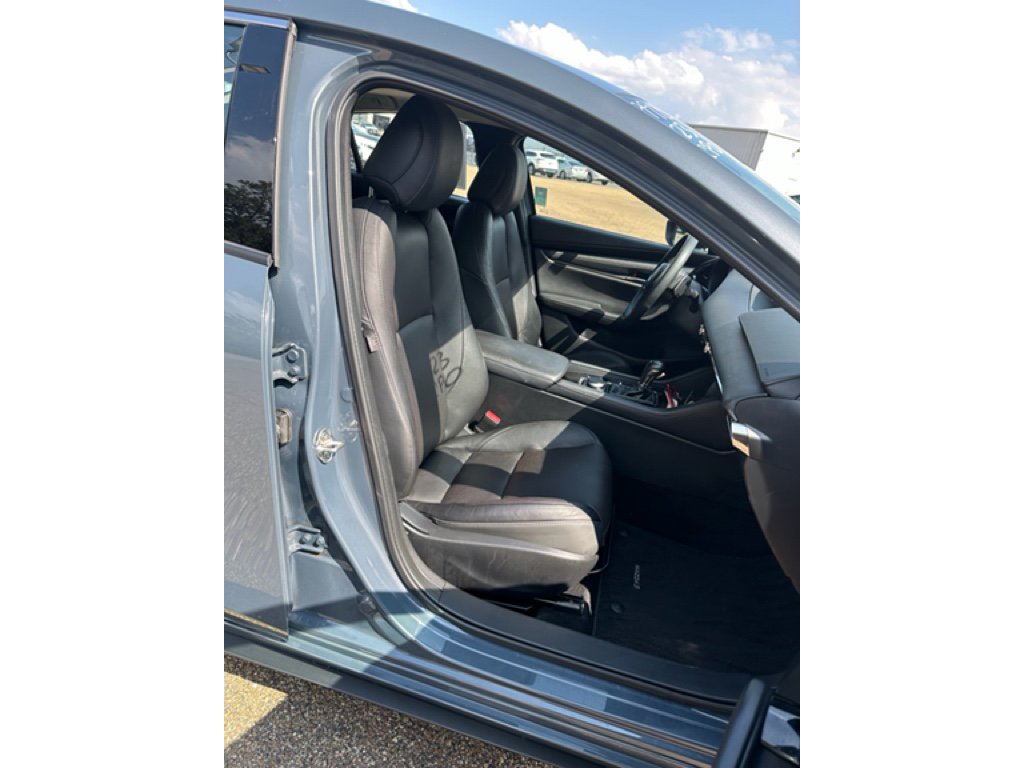 Used 2023 MAZDA MAZDA3 2.5 Turbo Sedan w/Premium Plus image 21