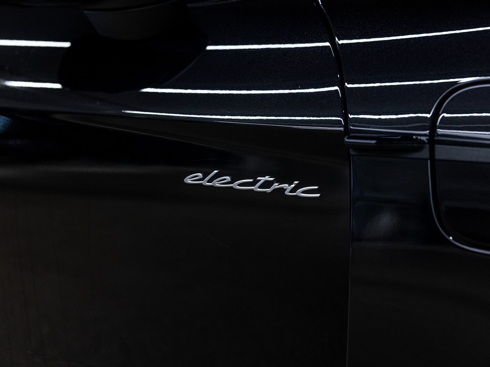 Certified 2025 Porsche Taycan RWD image 21