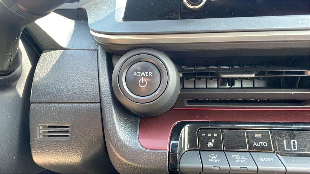 Used 2023 Toyota Prius Prime XSE Premium image 20